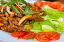 Bò Mỹ áp chảo sốt tiêu đen kèm bánh mì sandwwich